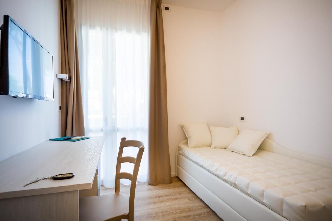 Hotel Villa Maria Caorle Exterior foto