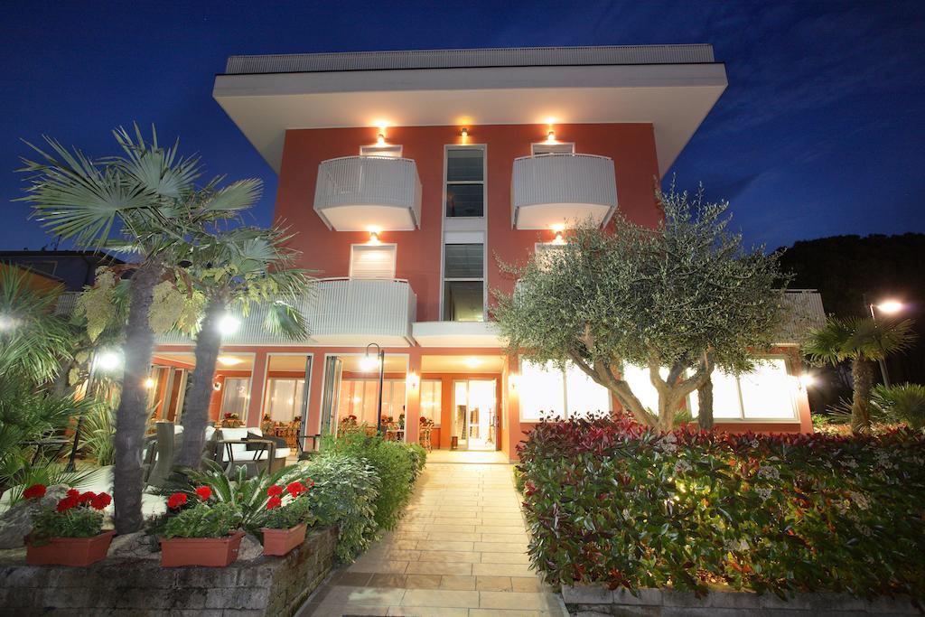 Hotel Villa Maria Caorle Exterior foto